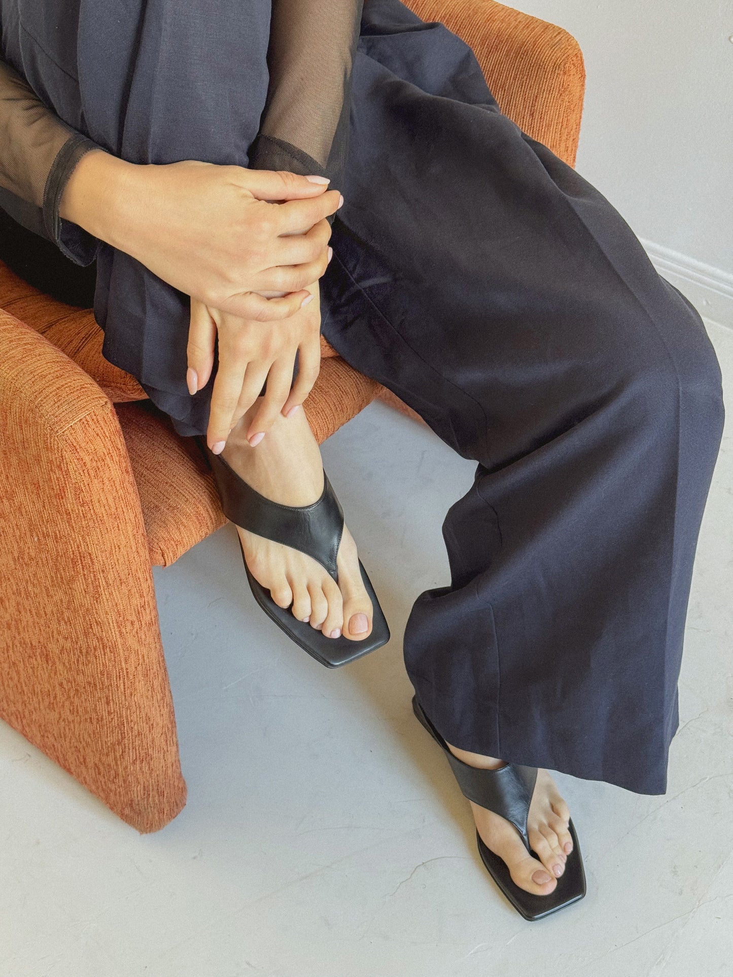 Nara Thong Sandal in Black
