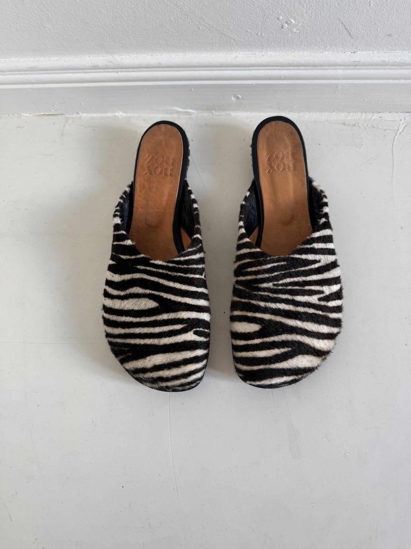 Charo Clog in Zebra Size 40