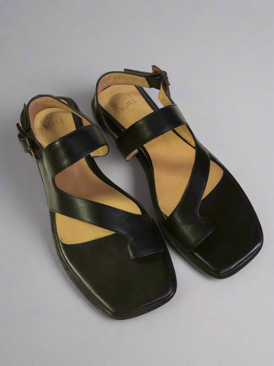 Anto Sandal in Black Size 42