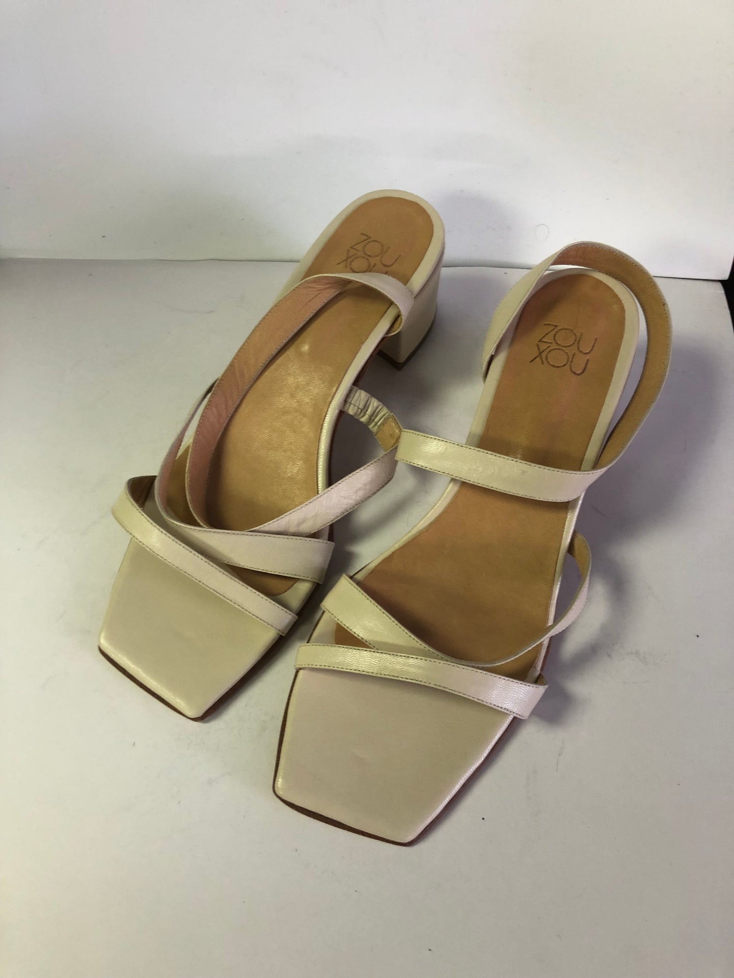 Delfina Sandal in Marfil Size 38