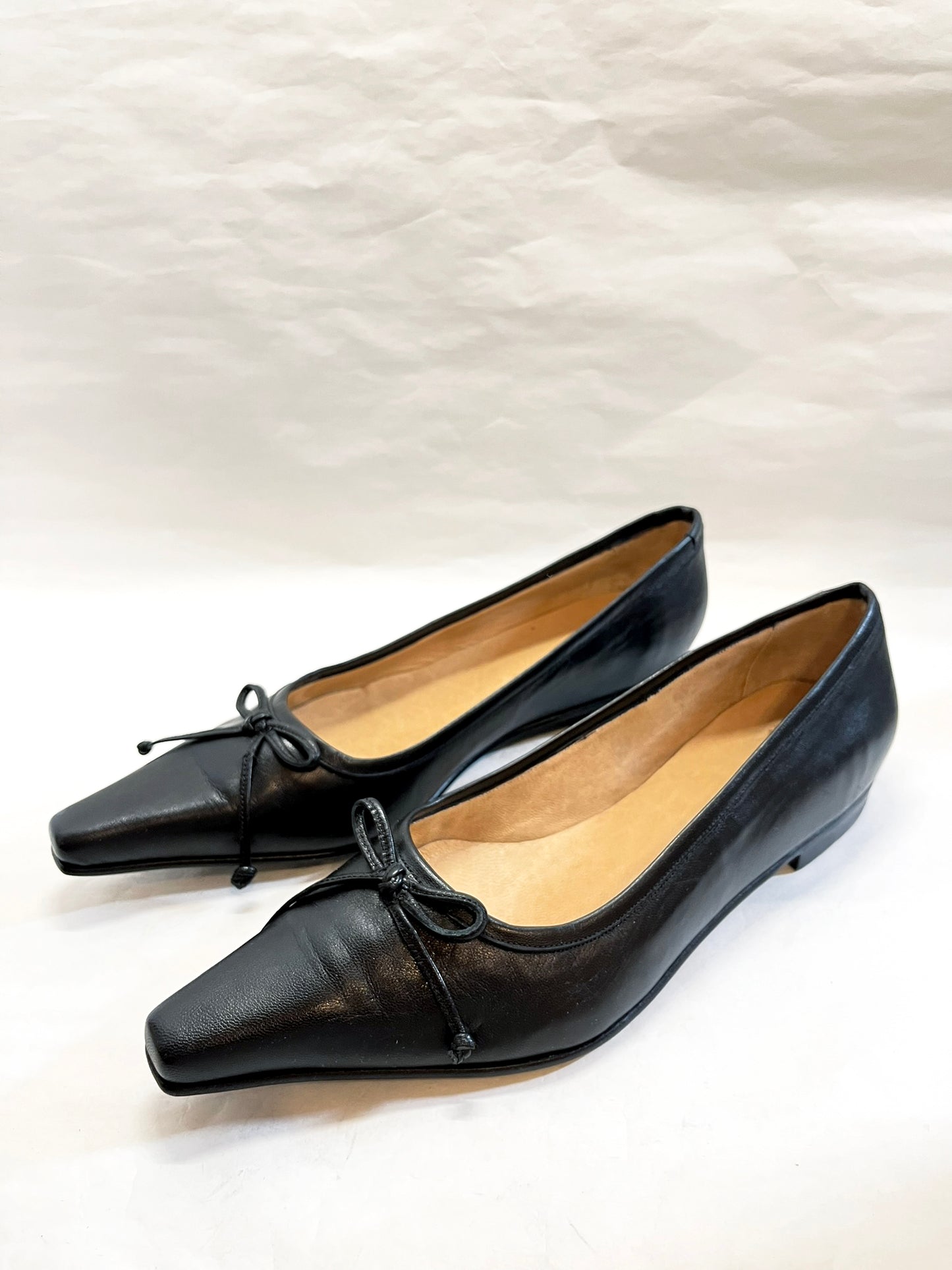 Ema Bow Flat in Black Size 40