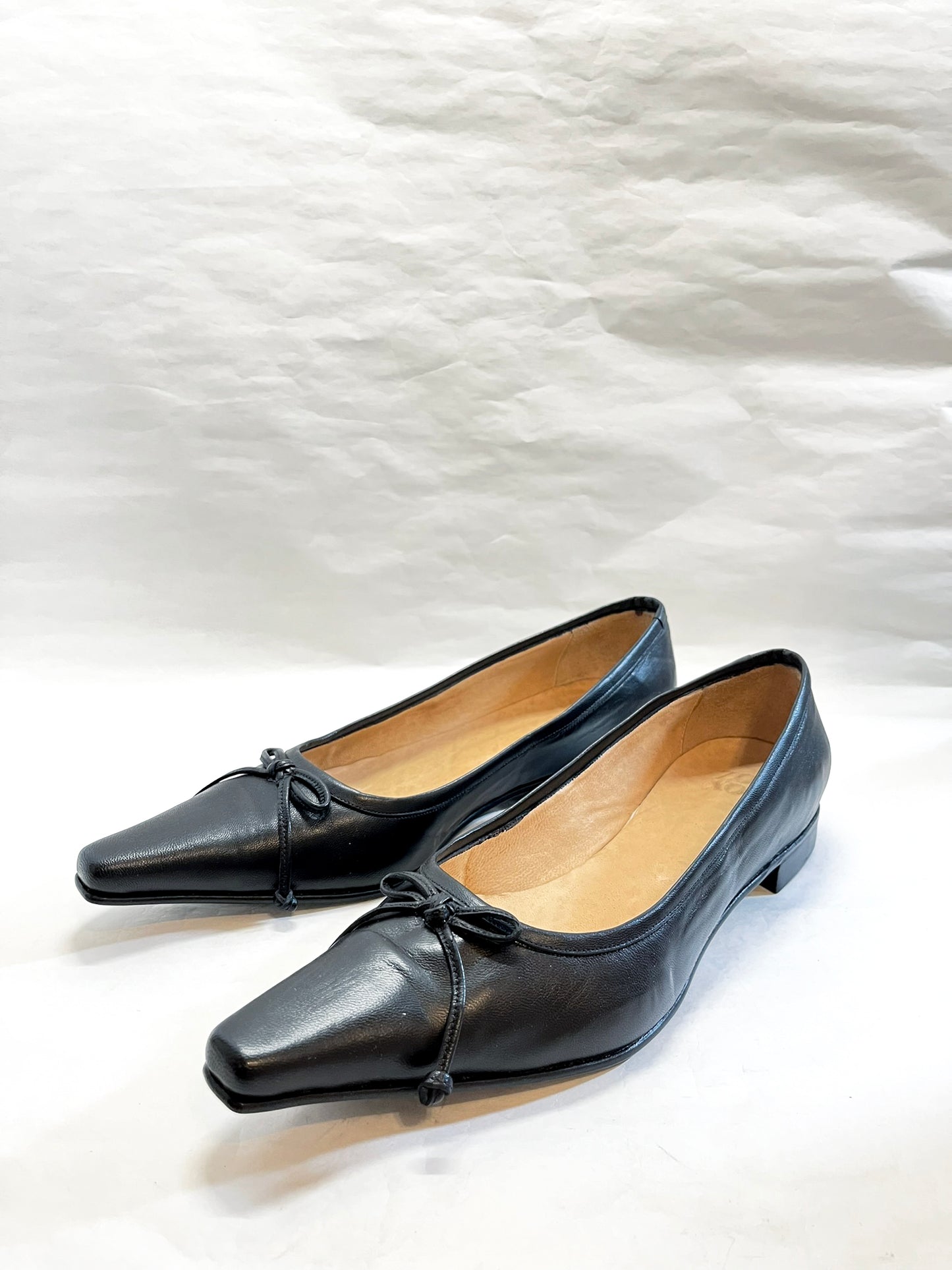 Ema Bow Flat in Black Size 41