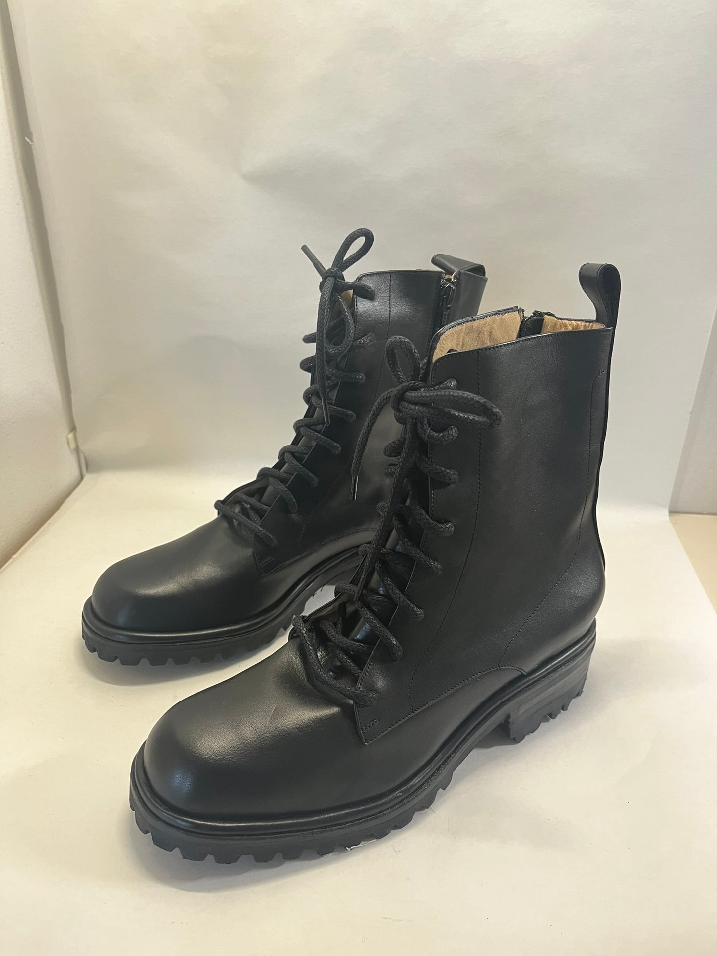 Low Roma Boot in Black Size 38