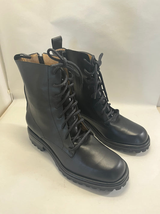 Low Roma Boot in Black Size 38