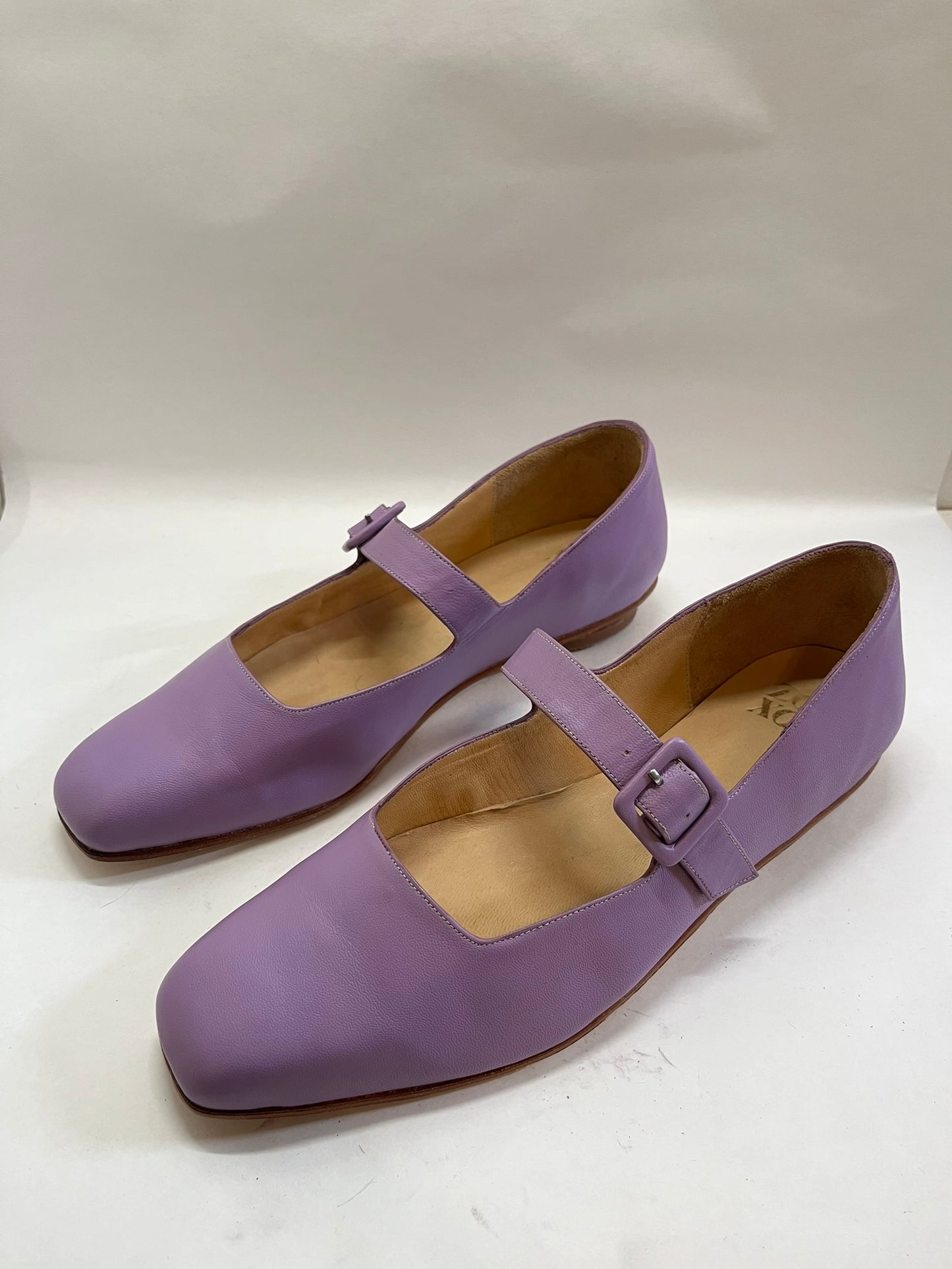 Eugenia Flat in Lilac Size 40