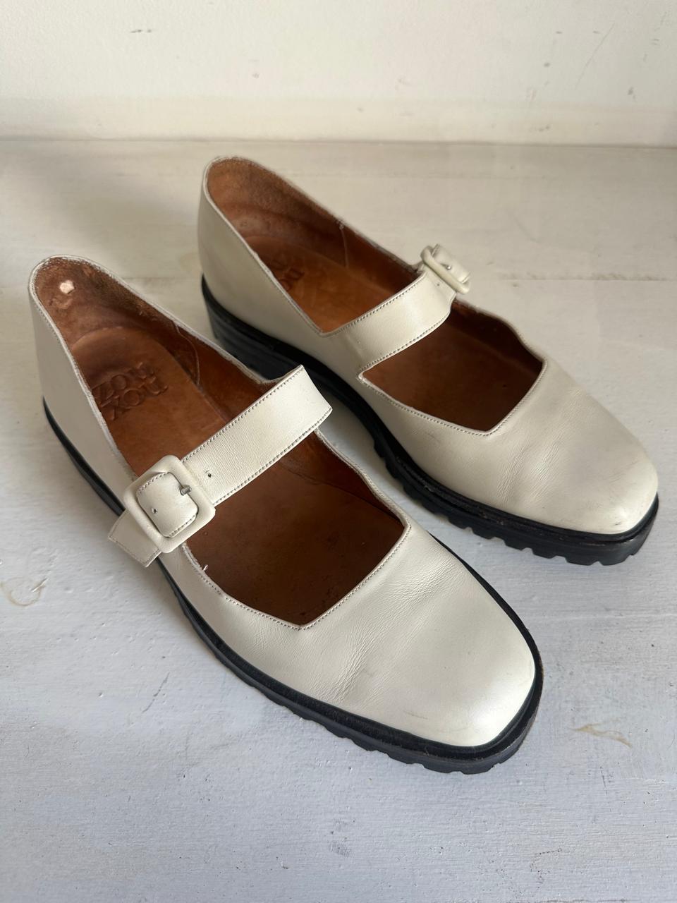 Uchi Flat in Marfil Size 39