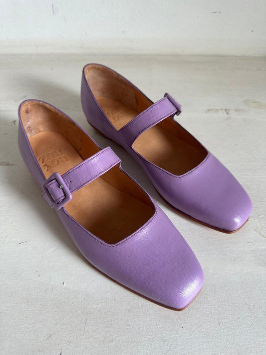 Eugenia Flat in Lilac Size 39