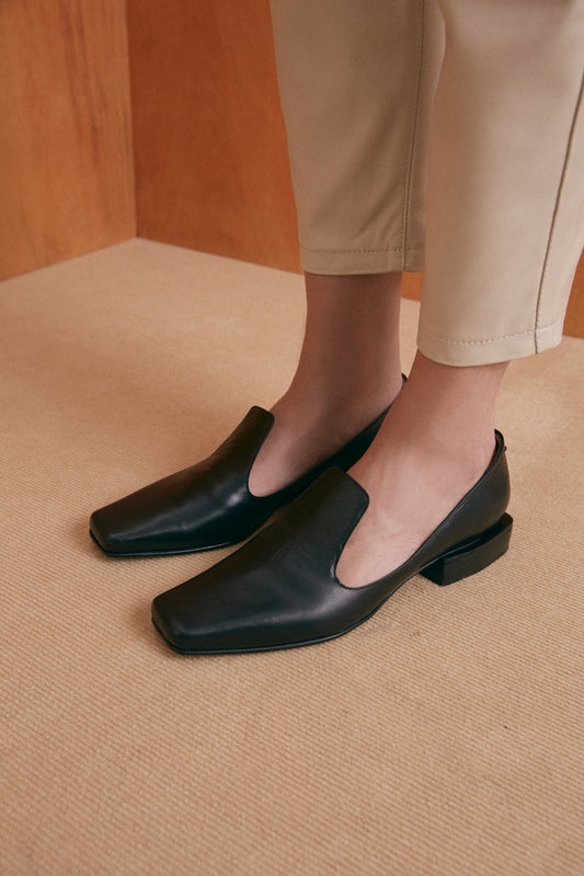 Olympia Loafer in Black (USA)