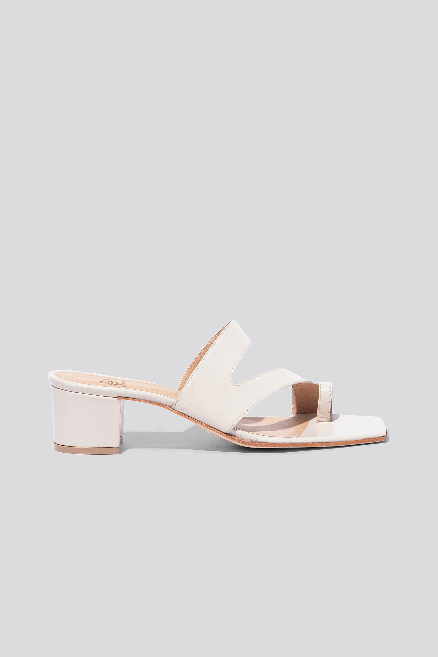 Una Thong Sandal in Marfil – ZOU XOU